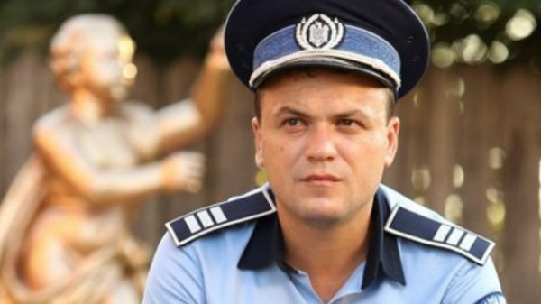 Titul Robi Adevărul a ieşit la iveală! Poliţistul Robi din Las Fierbinţi a dat ...