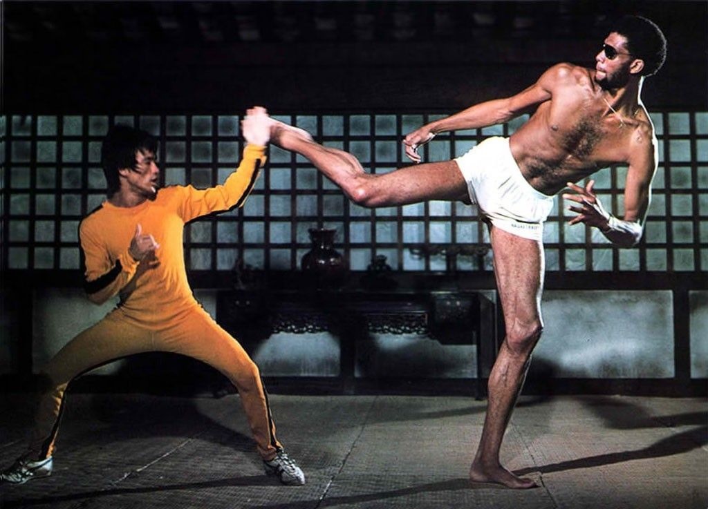 4 principii pe care Bruce Lee le folosea pentru a-şi întări mintea şi trupul | nmforum.ro